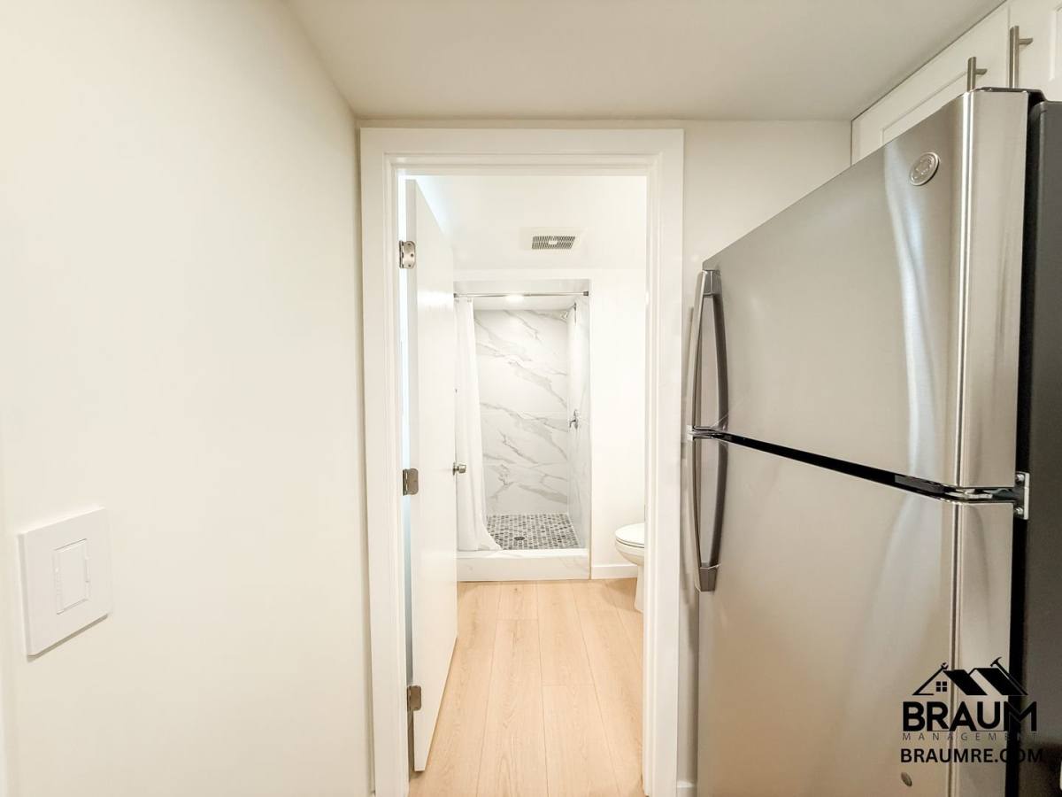 Apartment for rent at 15634 Leadwell Ave #13, Van Nuys, CA 91406