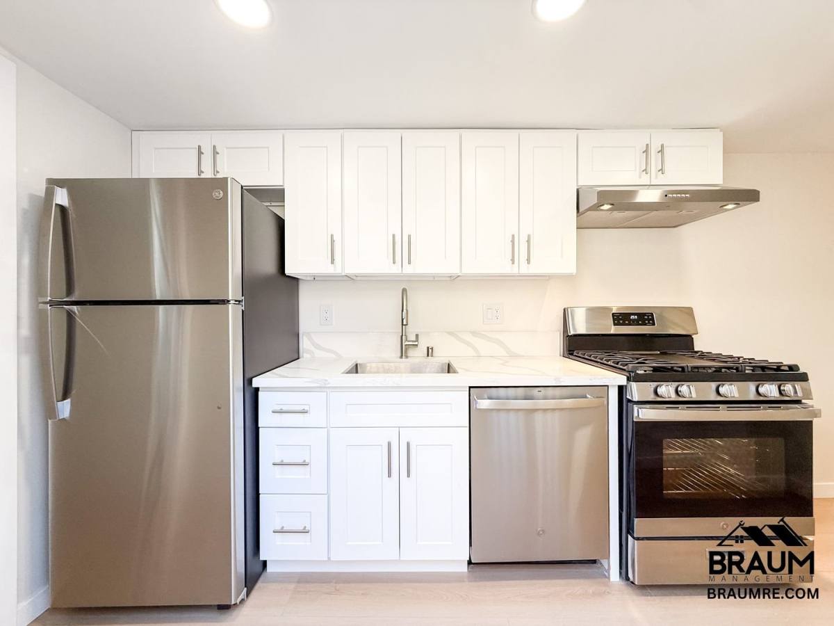 Apartment for rent at 15634 Leadwell Ave #13, Van Nuys, CA 91406
