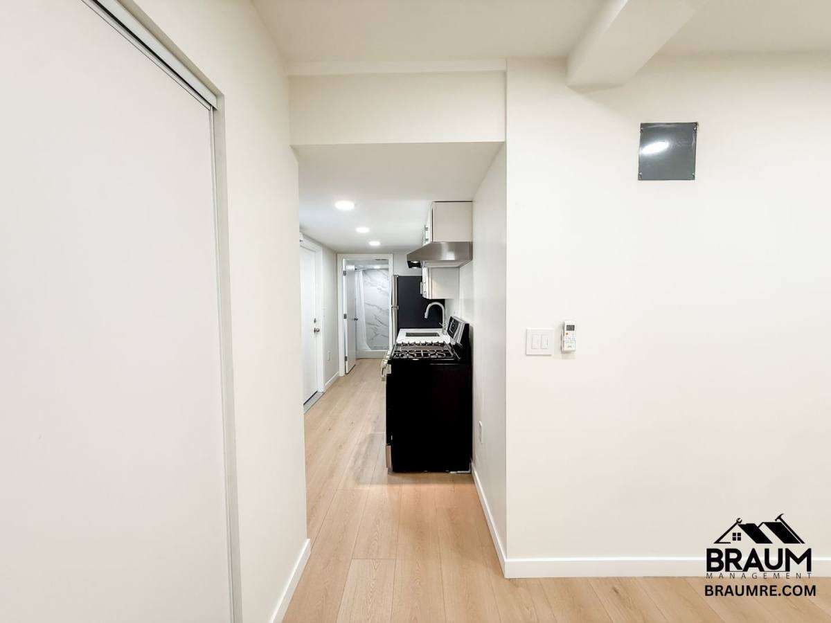 Apartment for rent at 15634 Leadwell Ave #13, Van Nuys, CA 91406