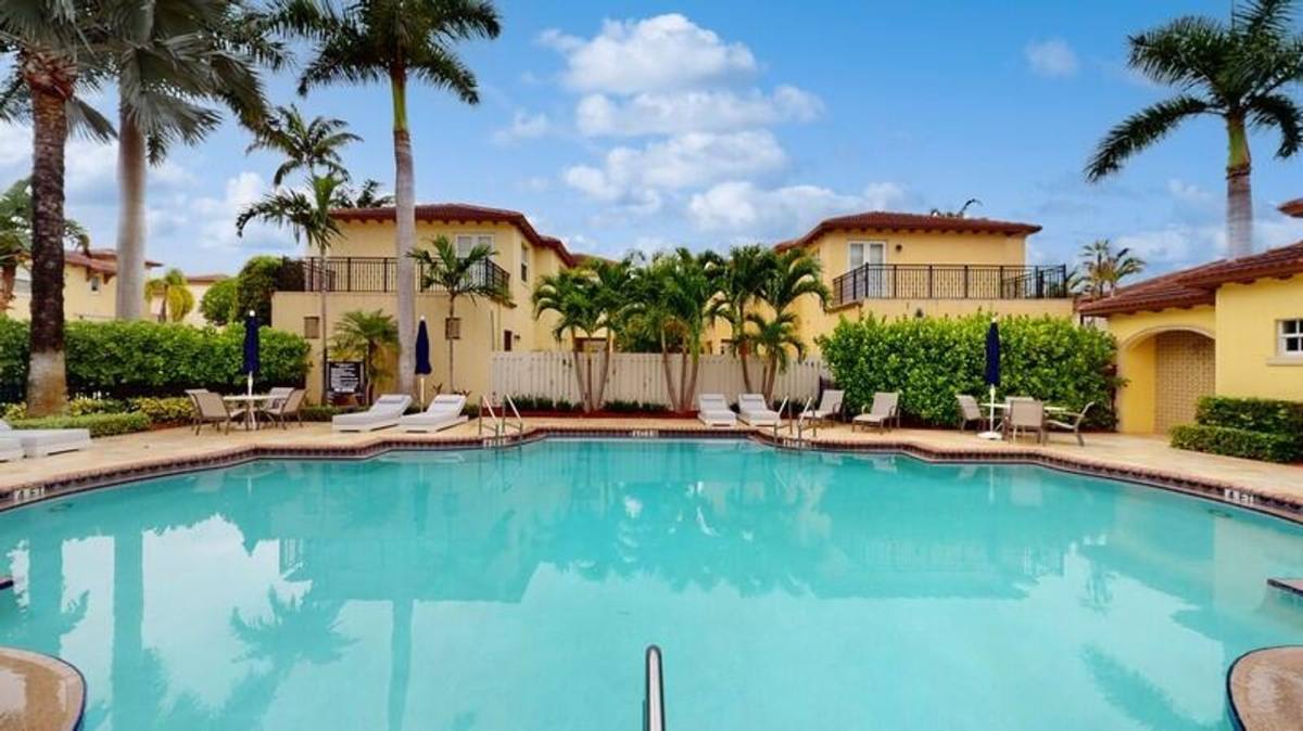 Townhouse for rent at 41 Via Floresta Dr, Boca Raton, FL 33487