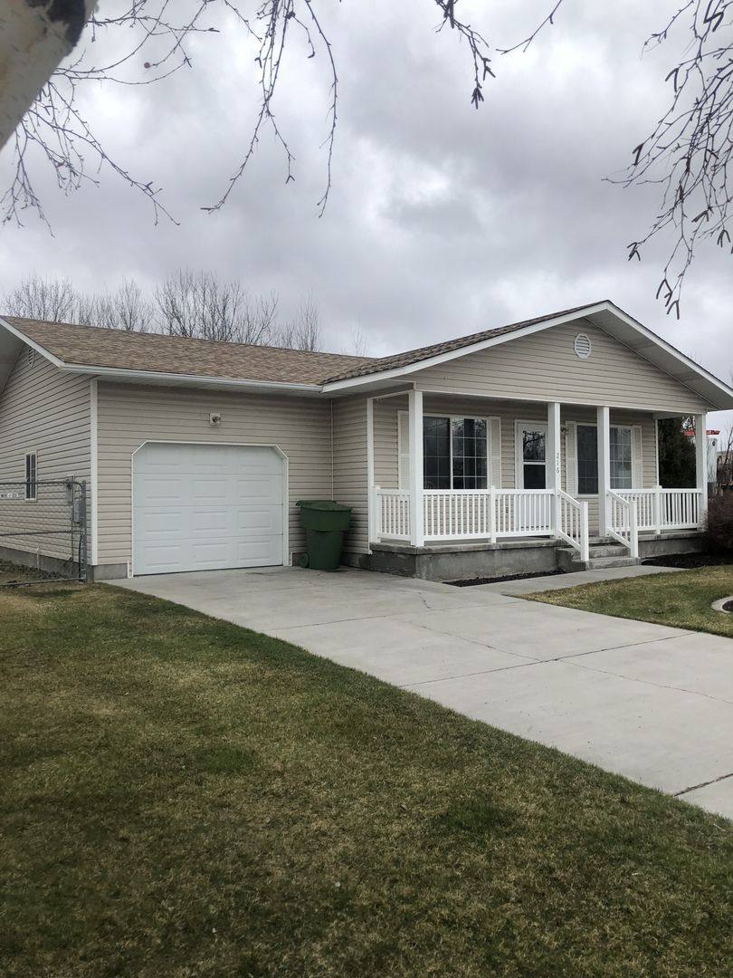 House for rent at 216 Susan Dr, Rexburg, ID 83440
