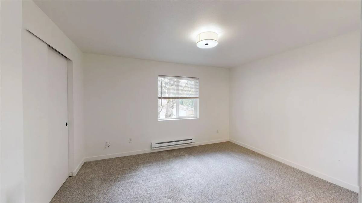 Townhouse for rent at 857 SW 134th St, Seattle, WA 98146
