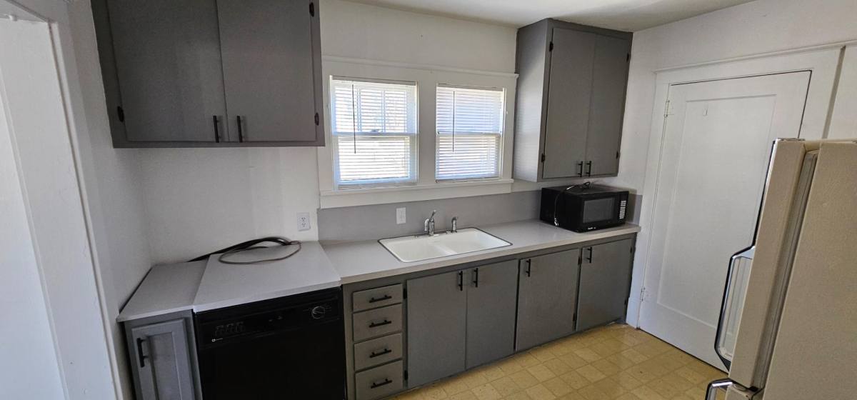 House for rent at 110 W 12th St, Wellington, KS 67152