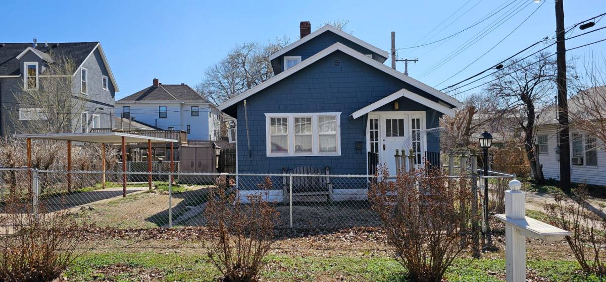 House for rent at 110 W 12th St, Wellington, KS 67152