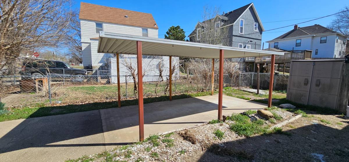 House for rent at 110 W 12th St, Wellington, KS 67152