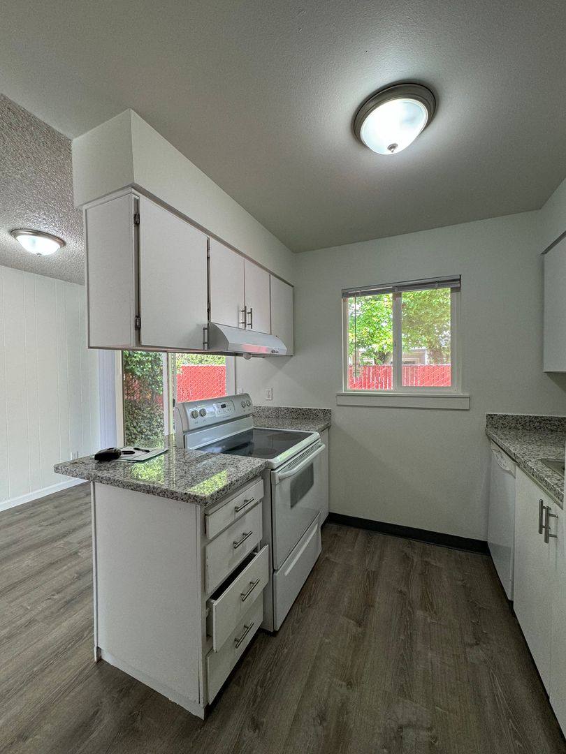 Apartment for rent at 15007-15043 SE Powell Blvd, Portland, OR 97236