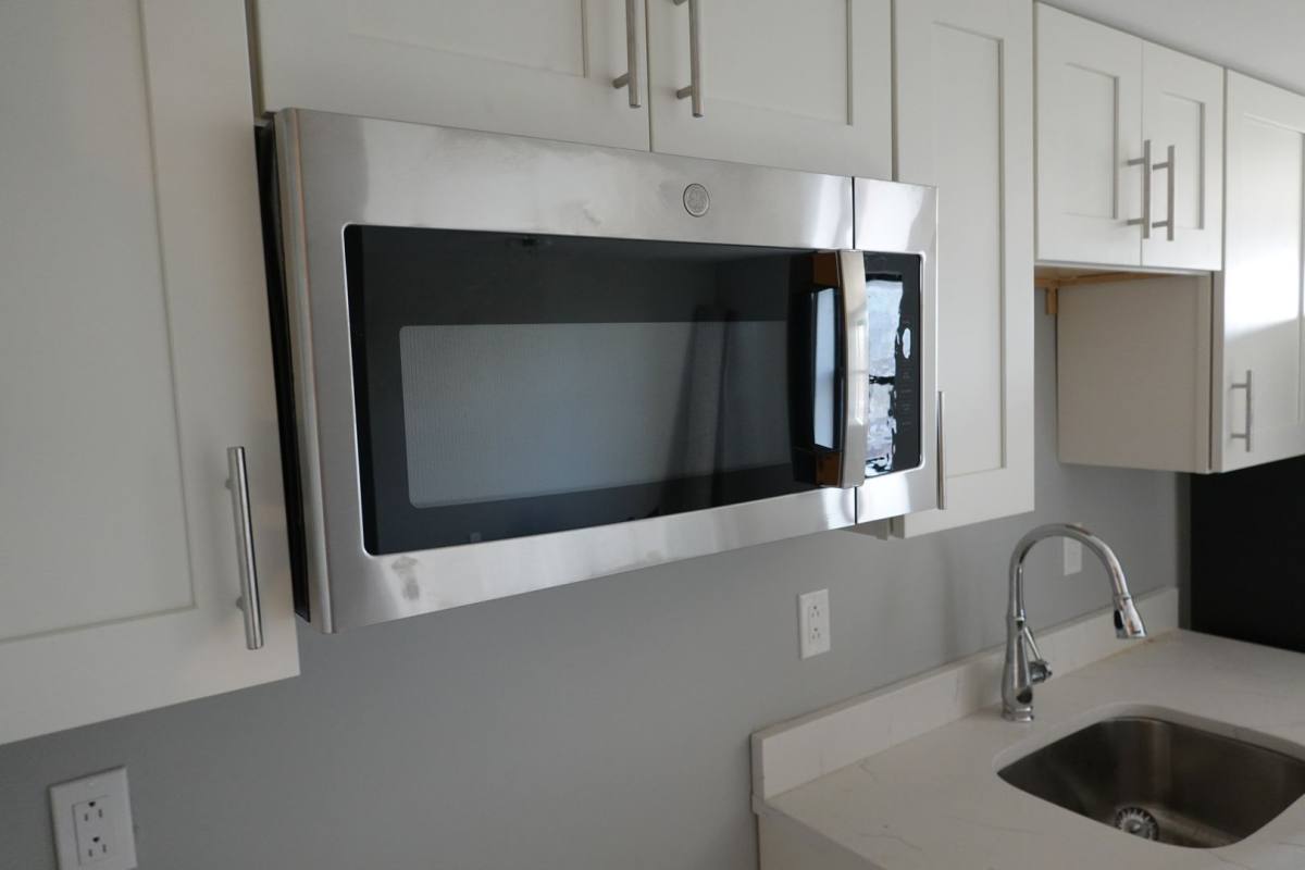Apartment for rent at 16 Holland Ave, Braddock, PA 15104