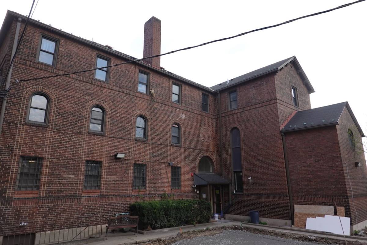 Apartment for rent at 16 Holland Ave, Braddock, PA 15104