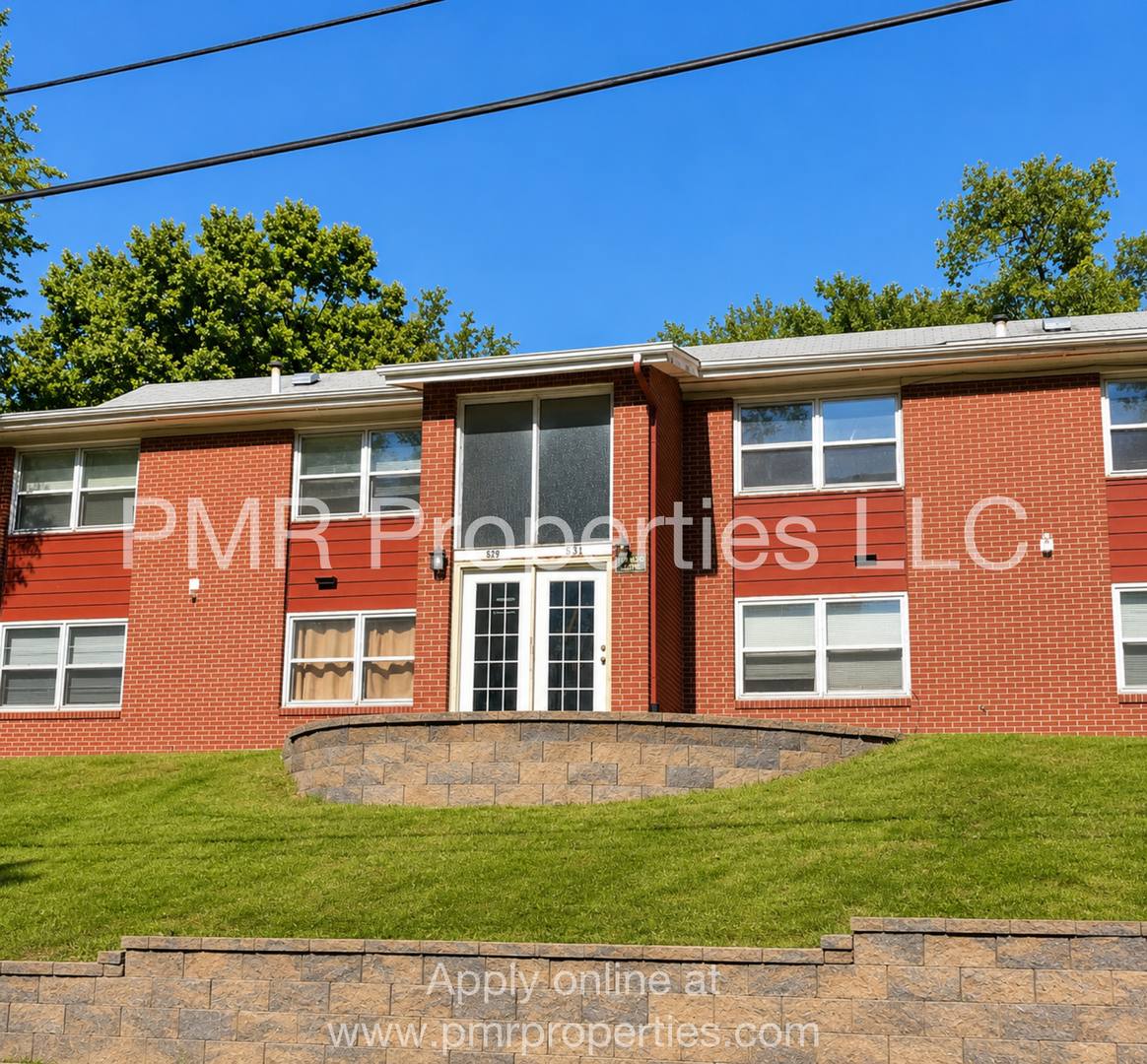 Apartment for rent at 629 Franklin Ave, Council Bluffs, IA 51503