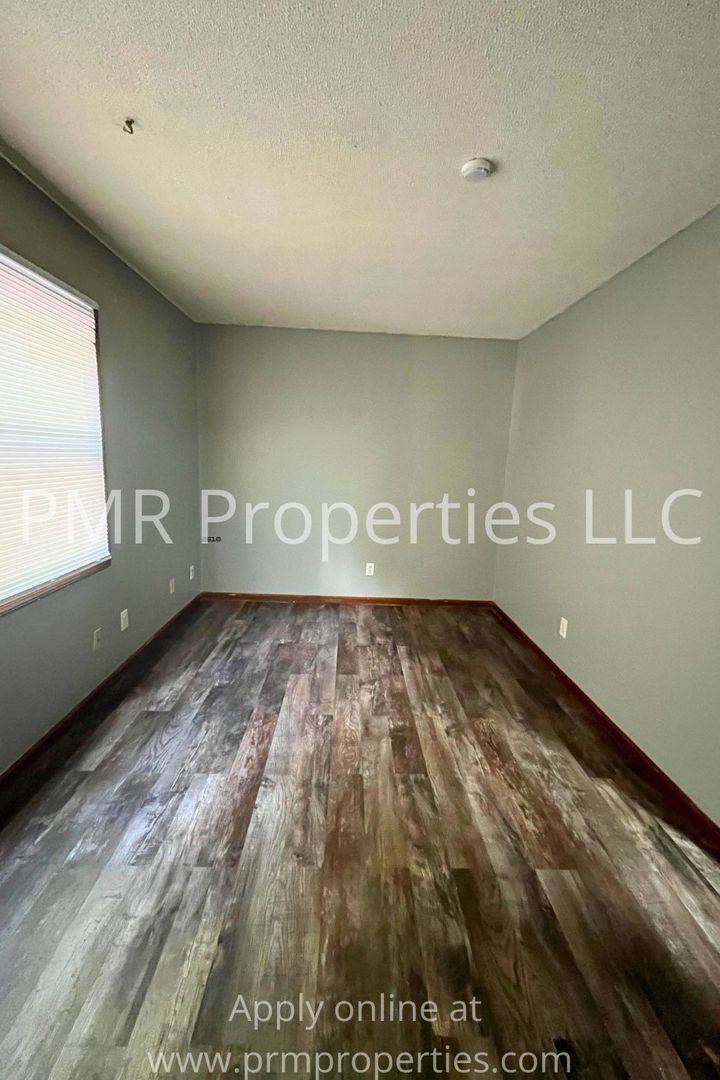 Apartment for rent at 629 Franklin Ave, Council Bluffs, IA 51503