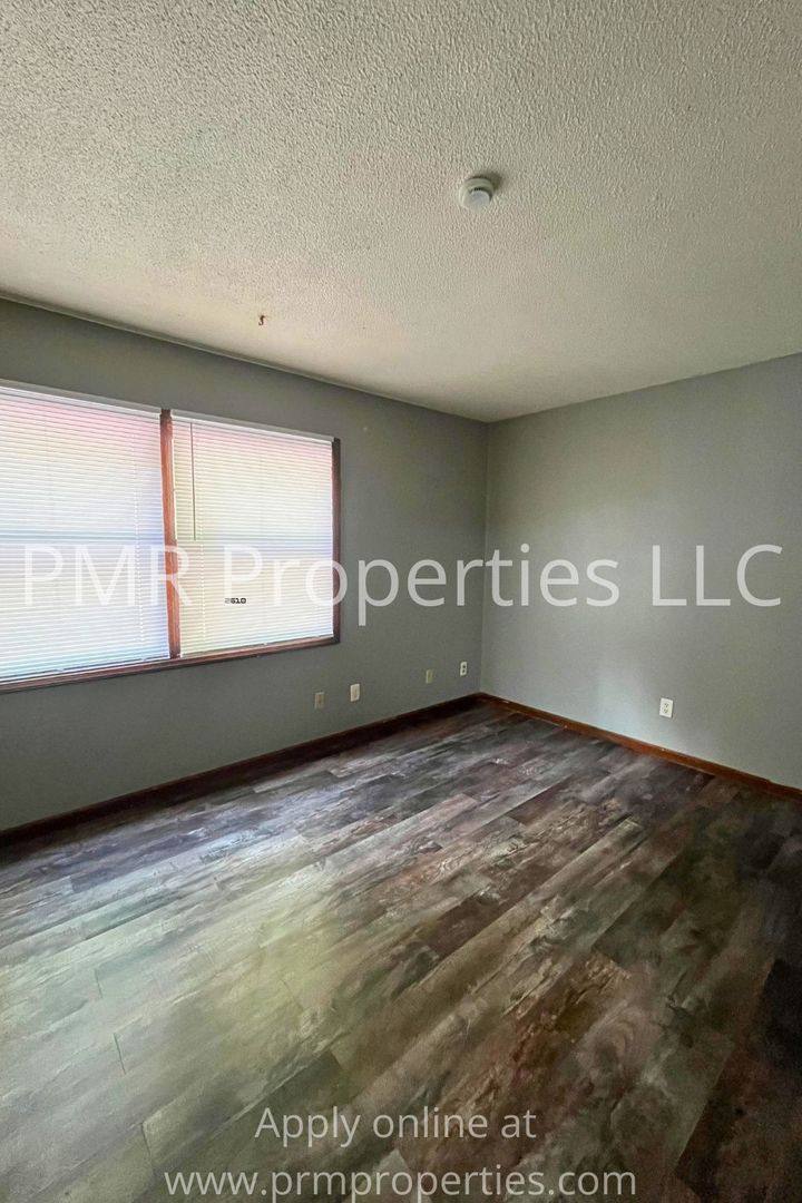 Apartment for rent at 629 Franklin Ave, Council Bluffs, IA 51503