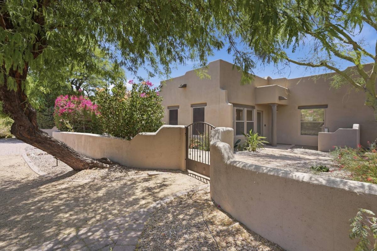 House for rent at 23430 N 82nd St, Scottsdale, AZ 85255
