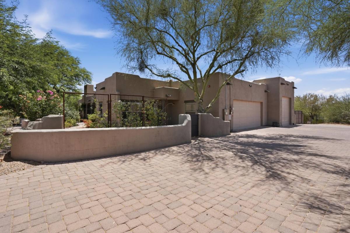 House for rent at 23430 N 82nd St, Scottsdale, AZ 85255