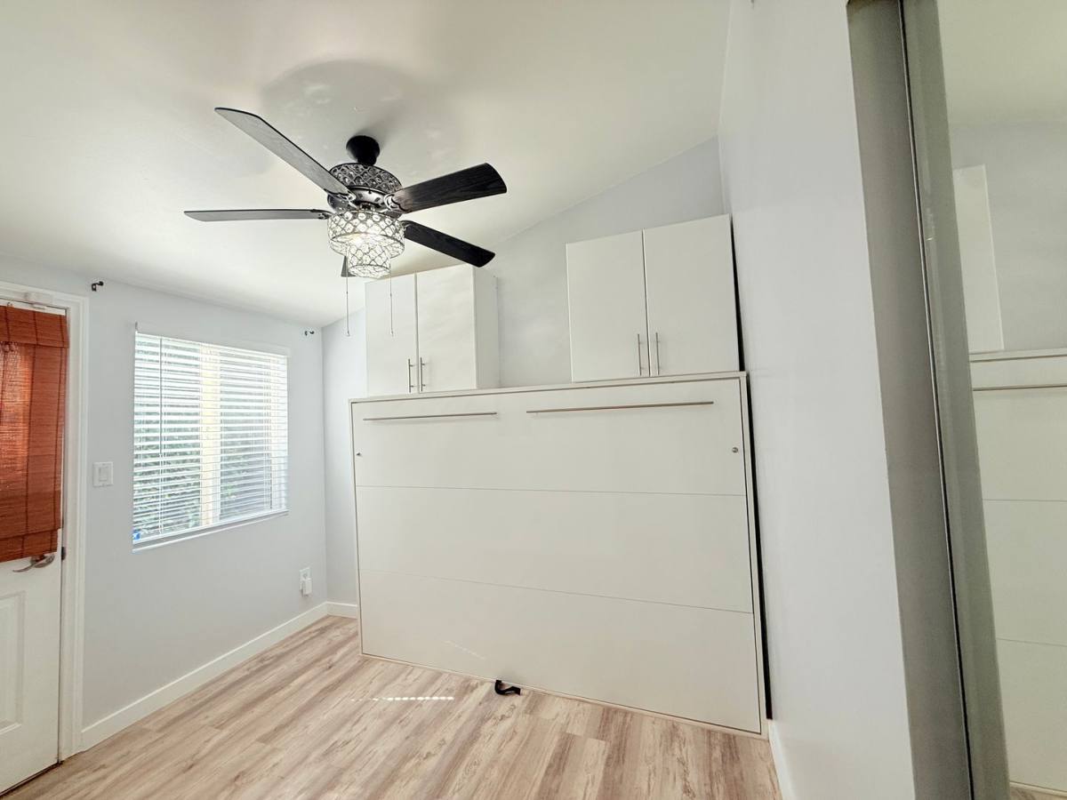 Apartment for rent at 545 S Calle Amigos, Palm Springs, CA 92264