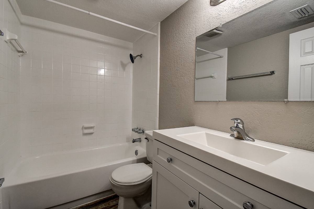 Apartment for rent at 550 50th Ave N #34, Saint Petersburg, FL 33703