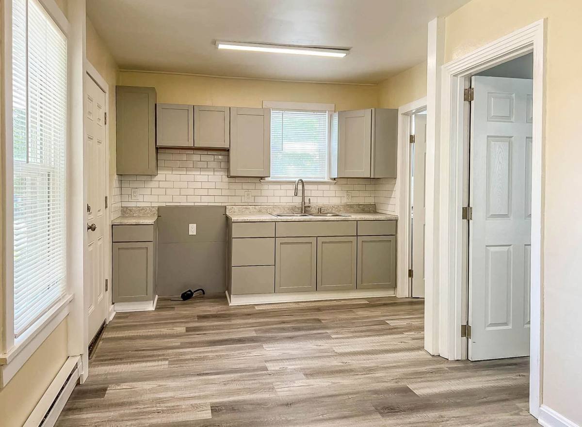 Apartment for rent at 862 Kenmore Blvd, Akron, OH 44314