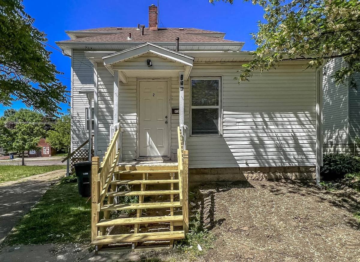 Apartment for rent at 862 Kenmore Blvd, Akron, OH 44314