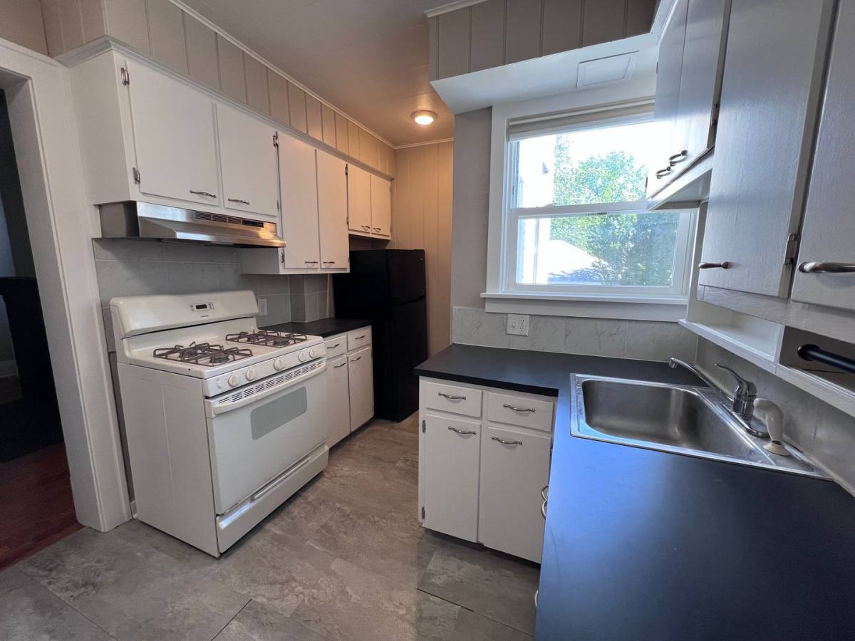 Apartment for rent at 641 Parkwood St NE, Grand Rapids, MI 49503