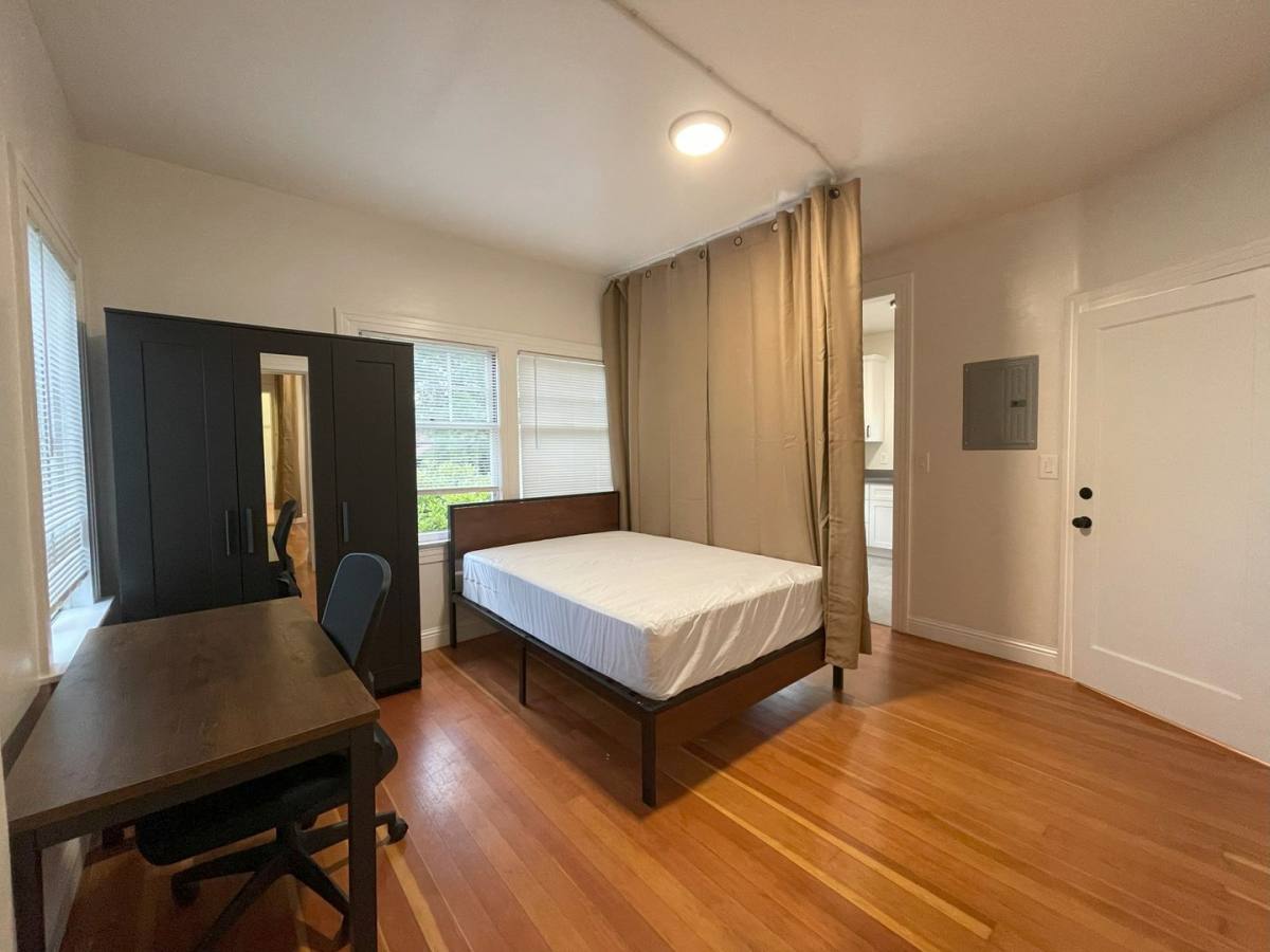 Apartment for rent at 2619 College Ave, Berkeley, CA 94704