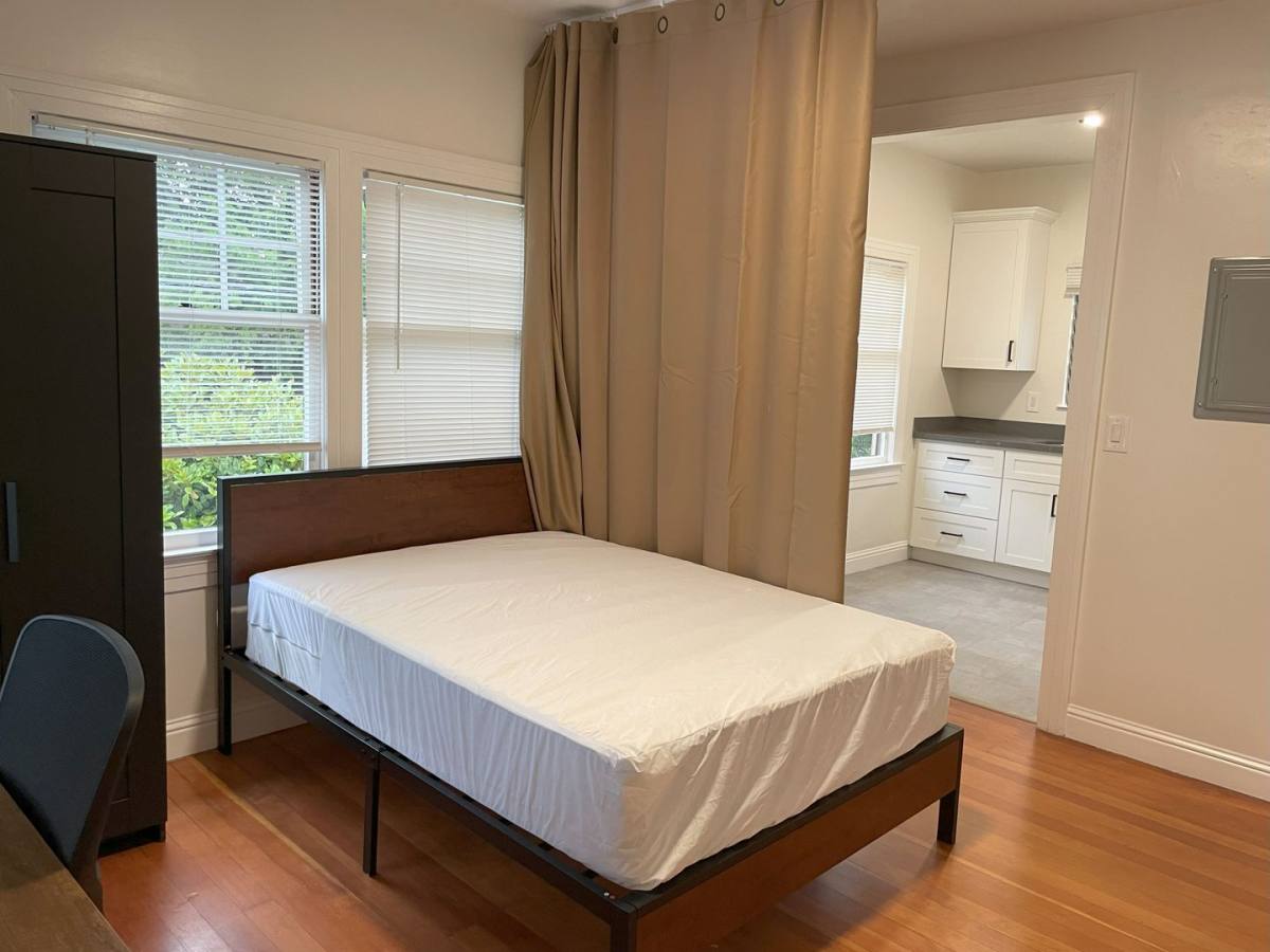 Apartment for rent at 2619 College Ave, Berkeley, CA 94704