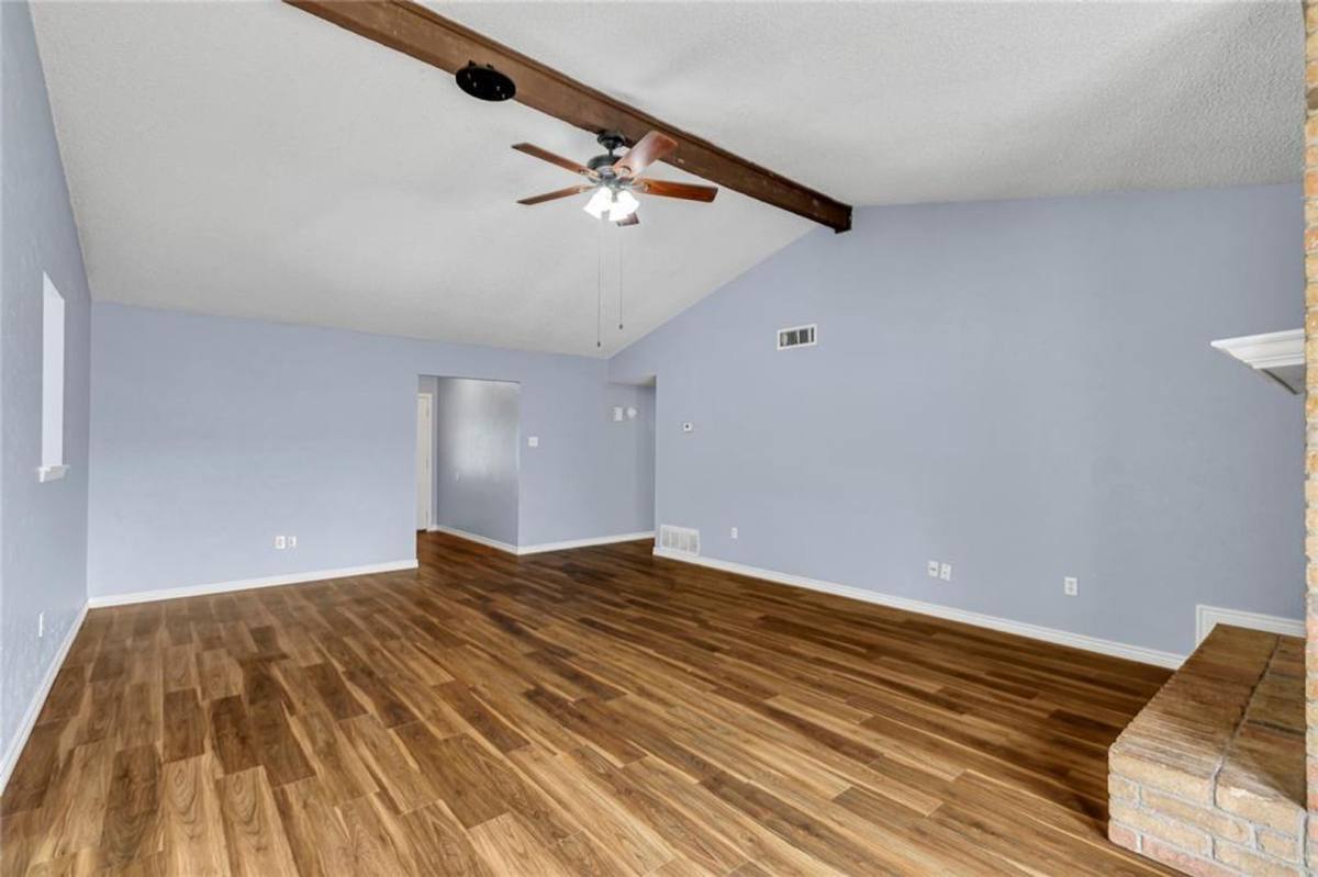 House for rent at 7221 Misty Meadow Dr S, Fort Worth, TX 76133