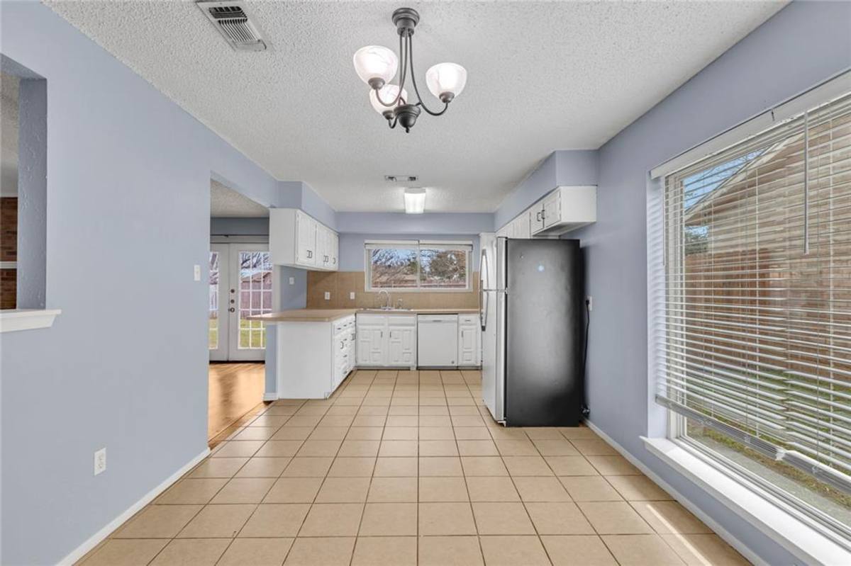 House for rent at 7221 Misty Meadow Dr S, Fort Worth, TX 76133