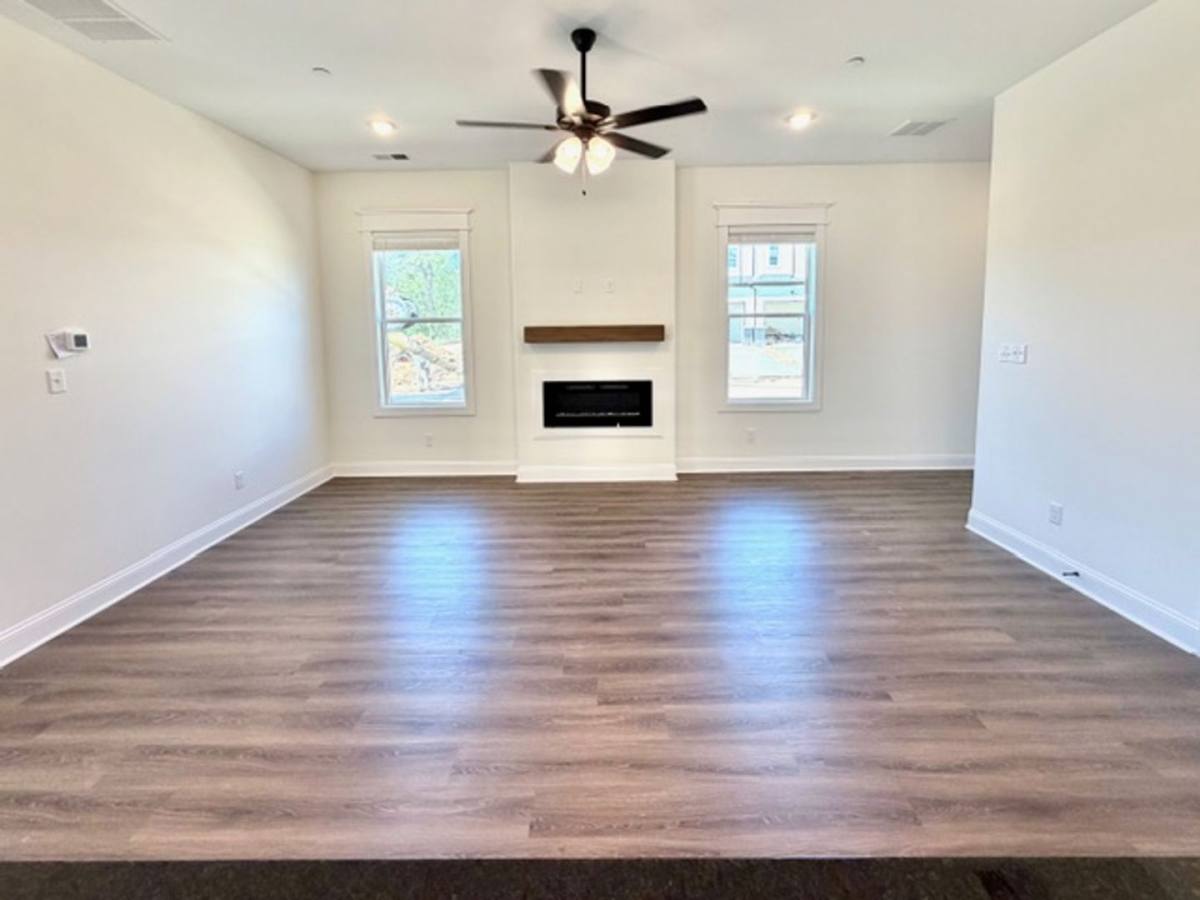 Apartment for rent at 4877 Chatelet Dr, Olive Branch, MS 38654