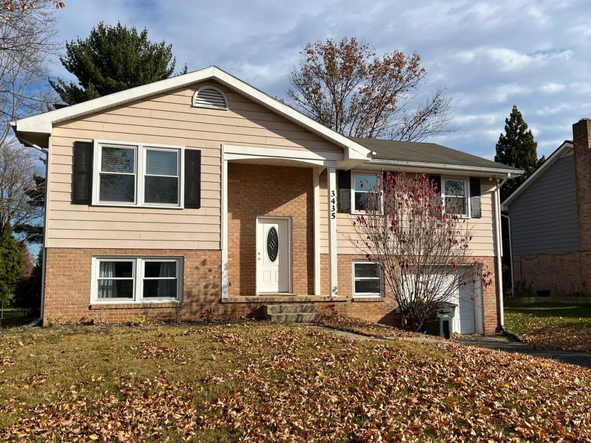 House for rent at 3435 Edenbridge Rd, York, PA 17402