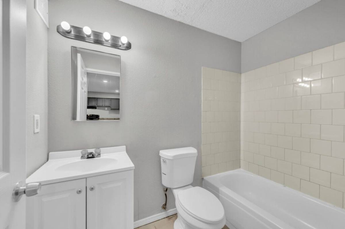 Apartment for rent at 1500 E 29th St, Kansas City, MO 64109