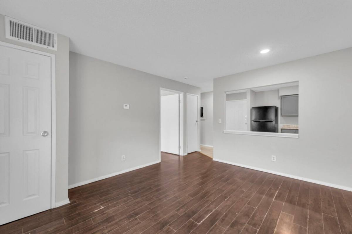 Apartment for rent at 1500 E 29th St, Kansas City, MO 64109