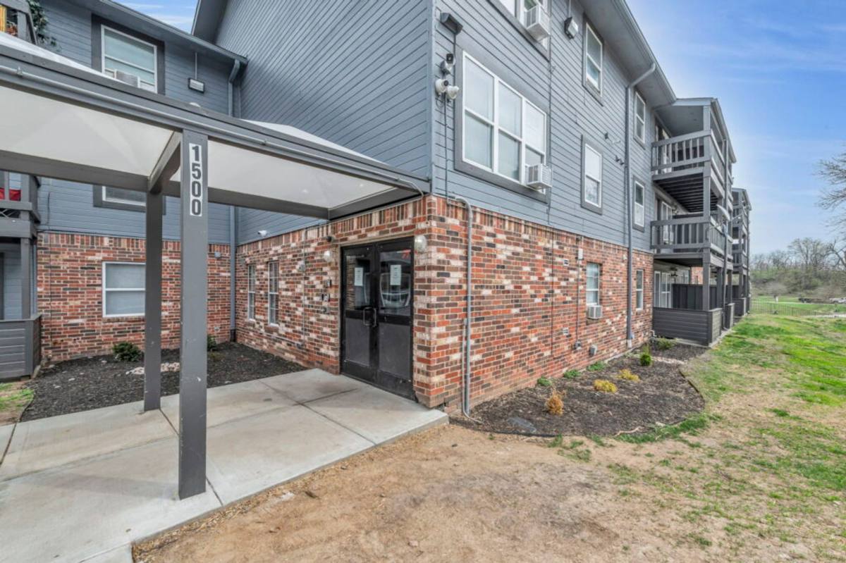 Apartment for rent at 1500 E 29th St, Kansas City, MO 64109