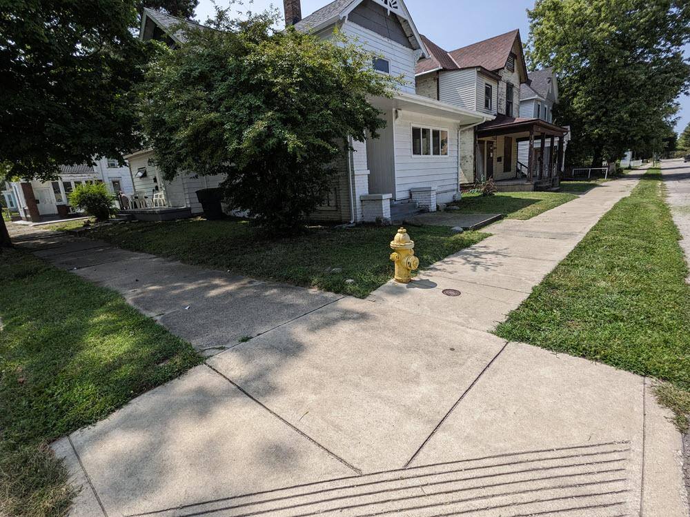 Apartment for rent at 501 W Adams St 301 S Cherry 4, Muncie, IN 47305