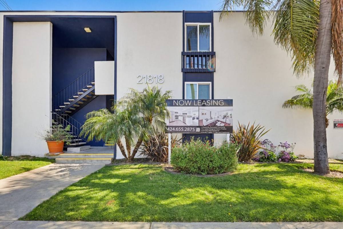 Apartment for rent at 21818 S Figueroa St, Carson, CA 90745