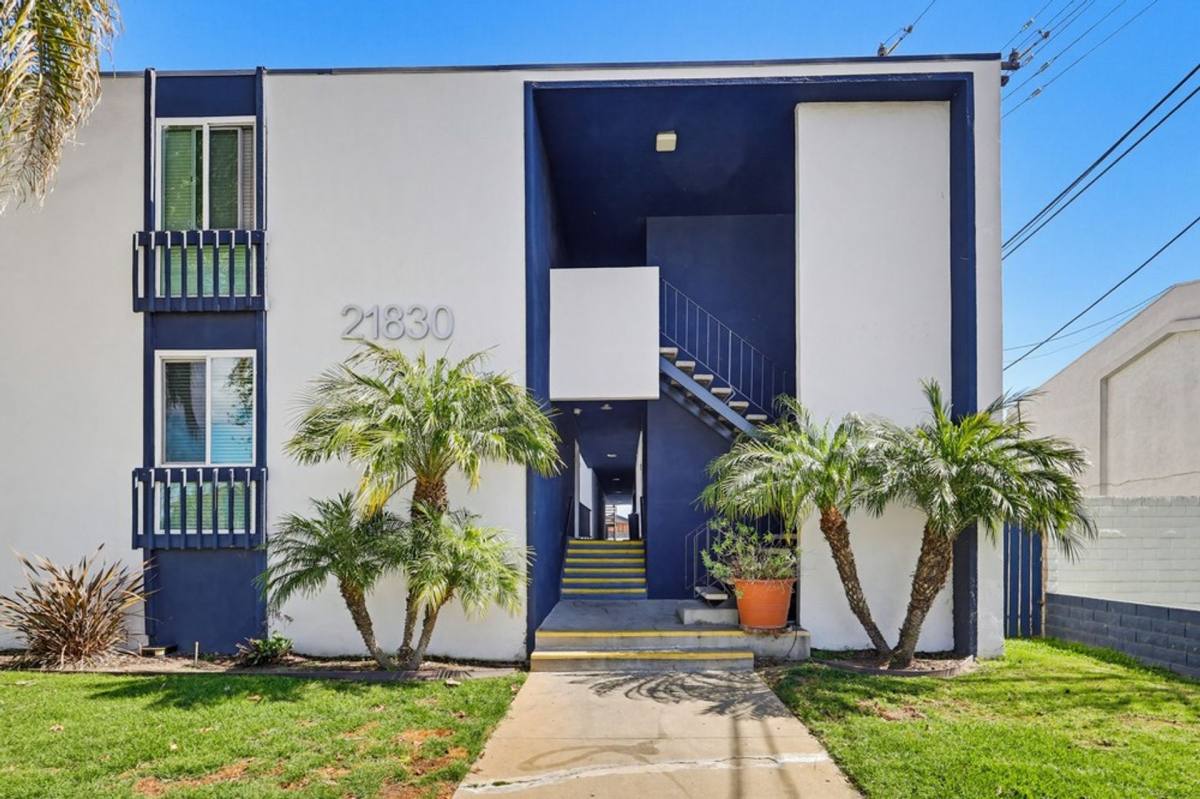 Apartment for rent at 21818 S Figueroa St, Carson, CA 90745