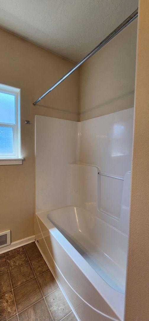 Apartment for rent at 1637 SW 53rd St, Corvallis, OR 97333