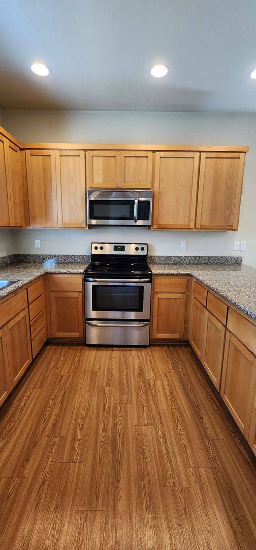 Apartment for rent at 1637 SW 53rd St, Corvallis, OR 97333
