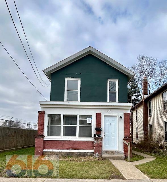 Apartment for rent at 1249 Davis Ave NW #1, Grand Rapids, MI 49504