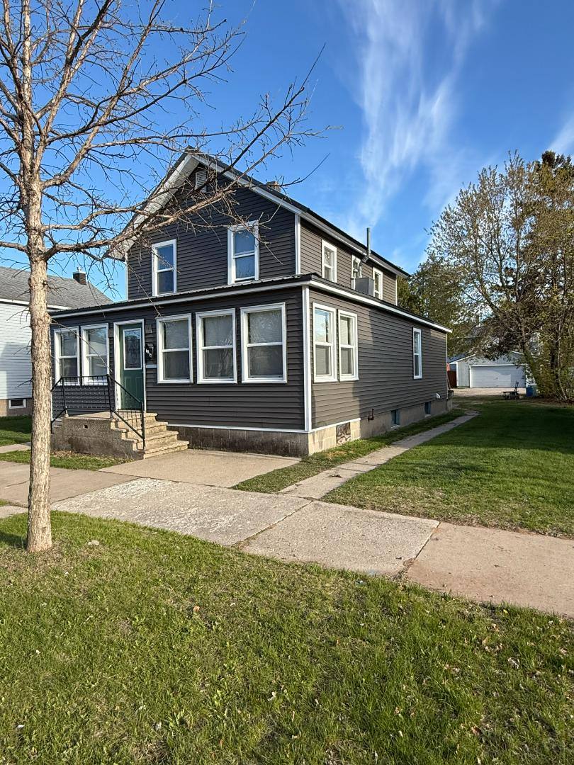 Apartment for rent at 1419 Sherman St, Marinette, WI 54143