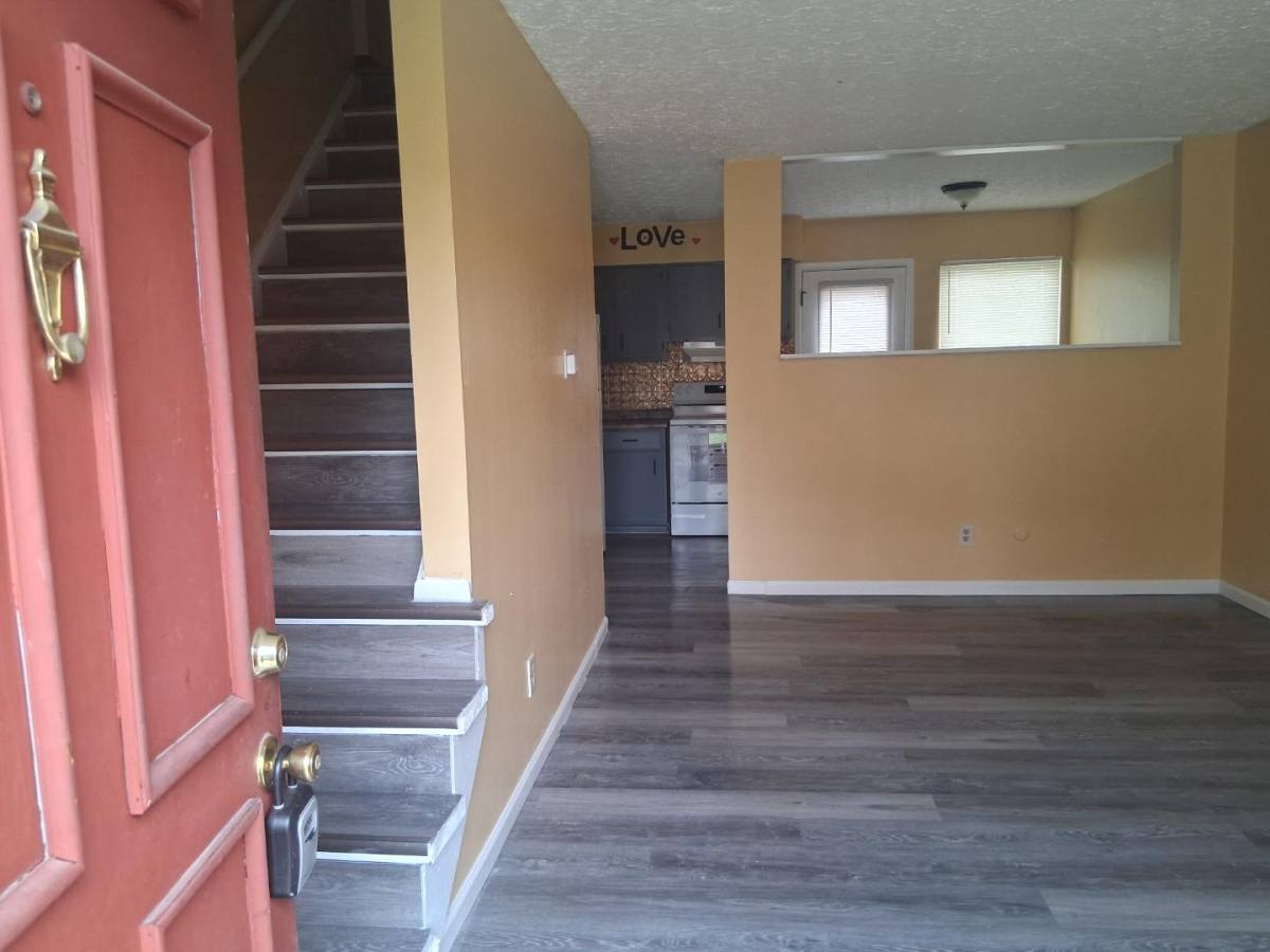 Apartment for rent at 1752 Pine Tree St #H, Columbus, OH 43229