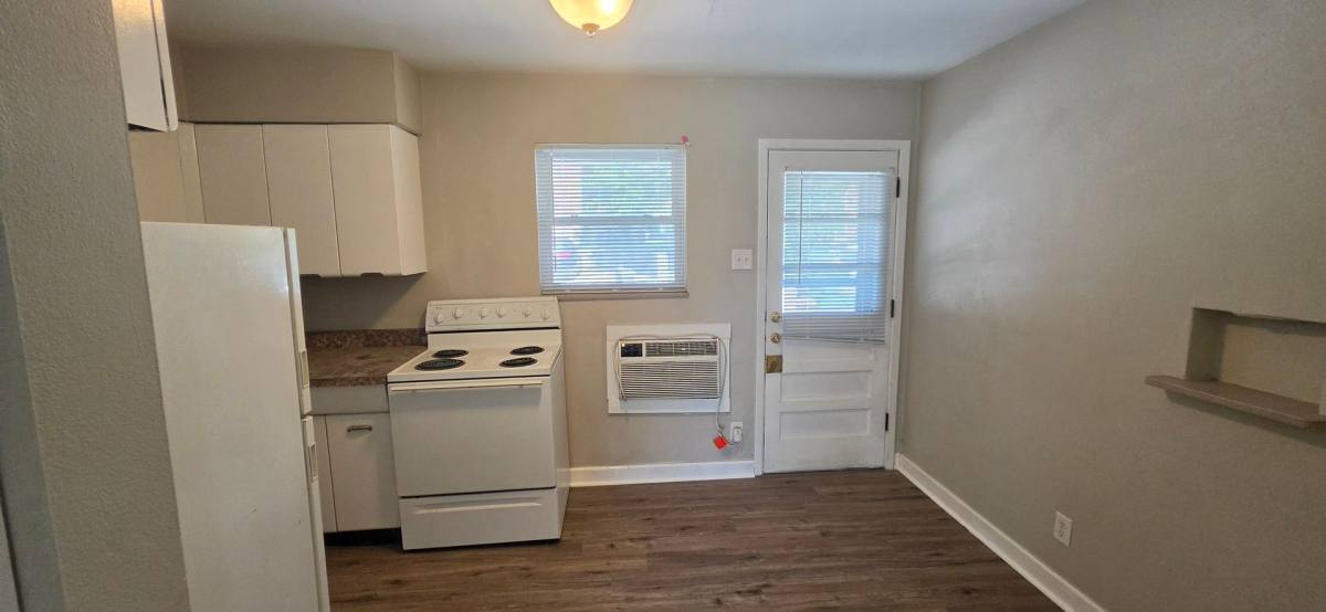 Apartment for rent at 735 Syracuse Ave, Saint Louis, MO 63130