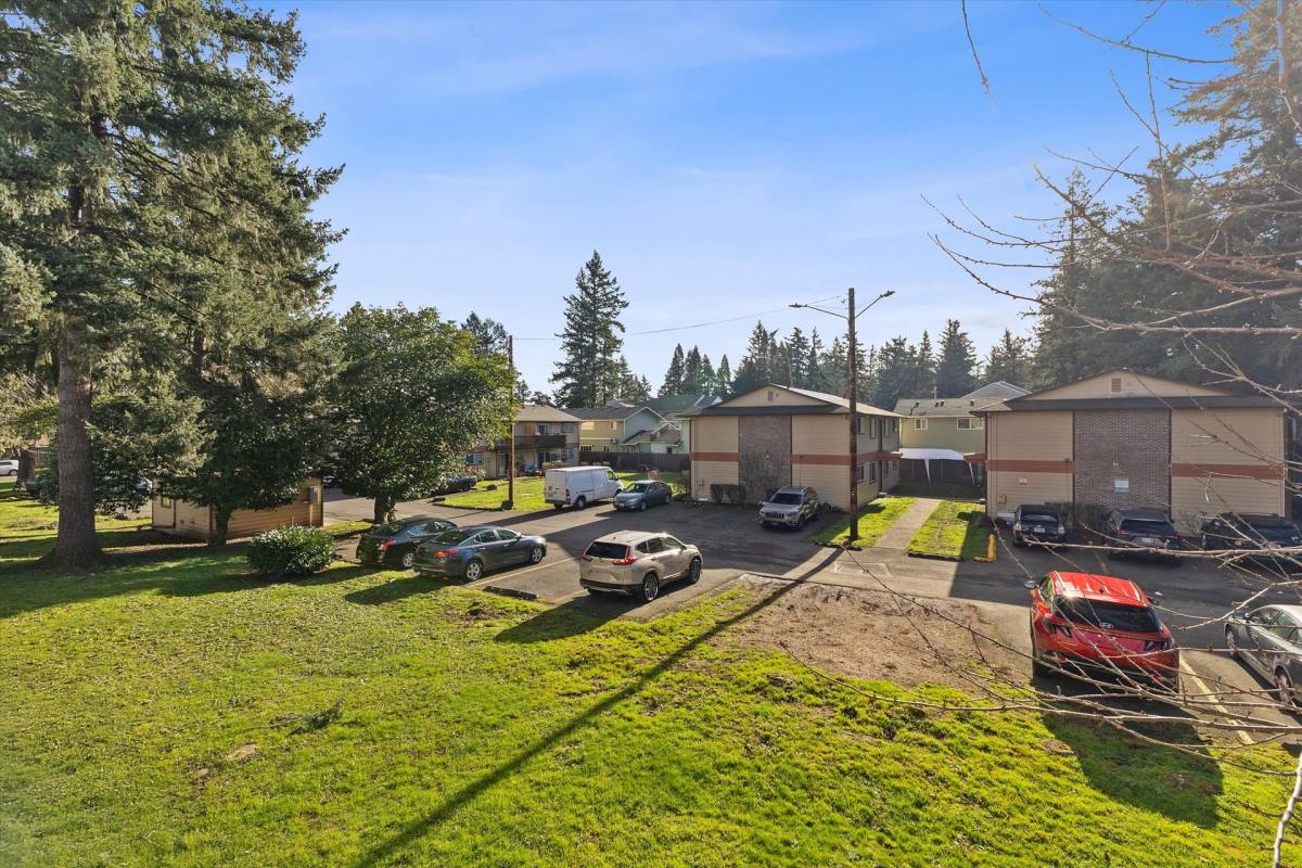 Apartment for rent at 615 SE 187th Ave, Portland, OR 97233