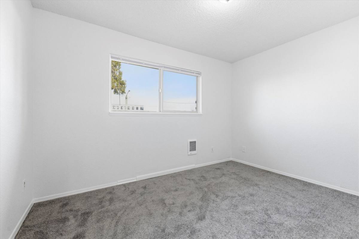 Apartment for rent at 615 SE 187th Ave, Portland, OR 97233