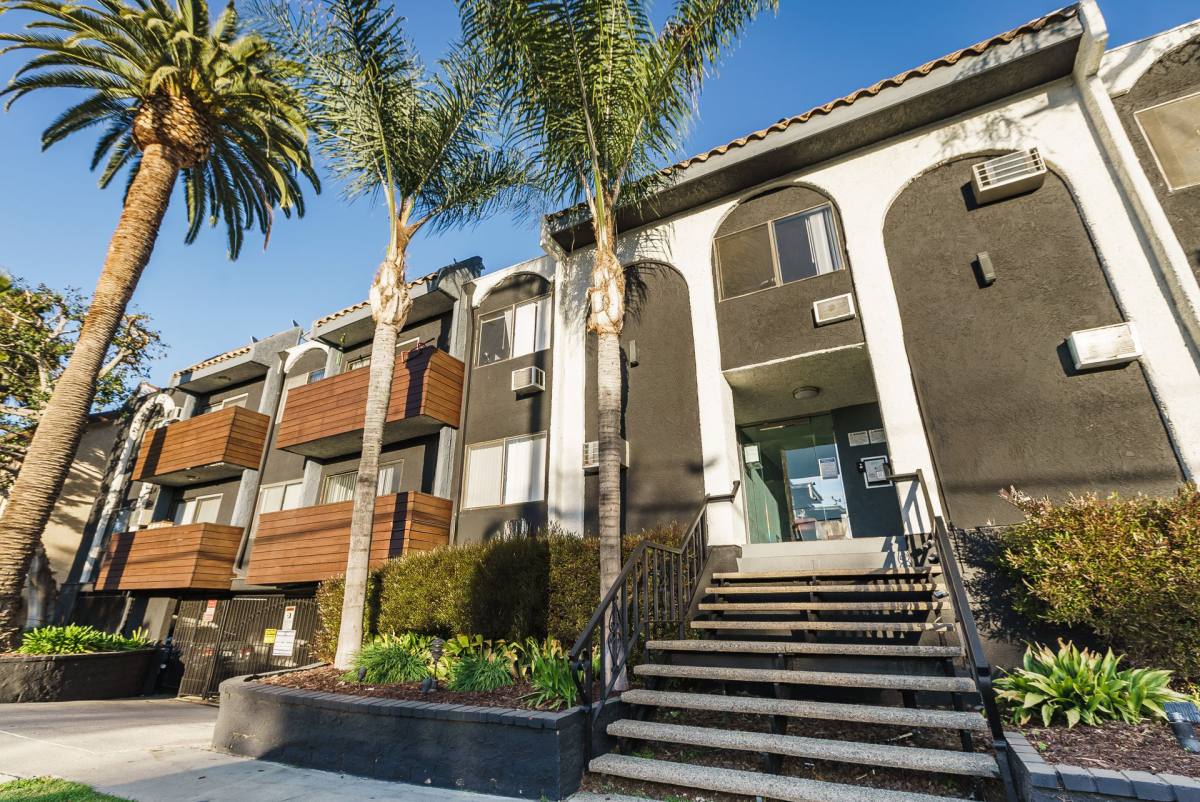Apartment for rent at 4444 Ensign Ave, North Hollywood, CA 91602