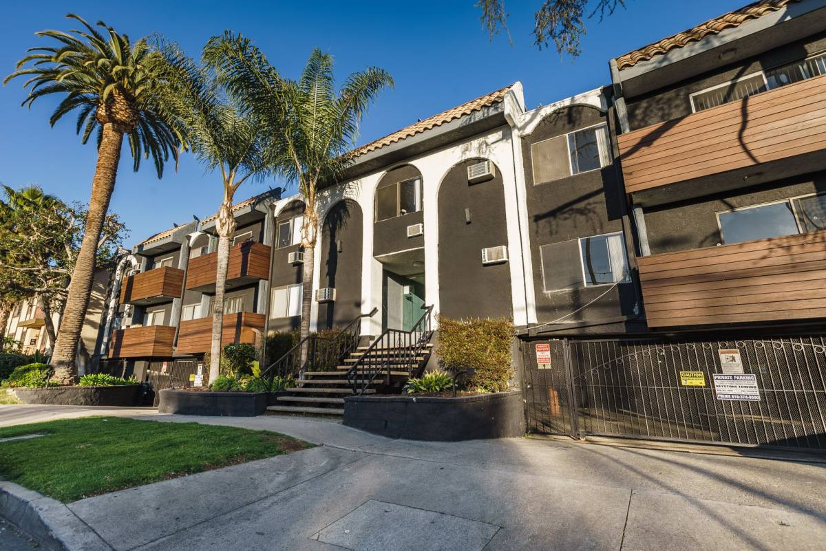 Apartment for rent at 4444 Ensign Ave, North Hollywood, CA 91602