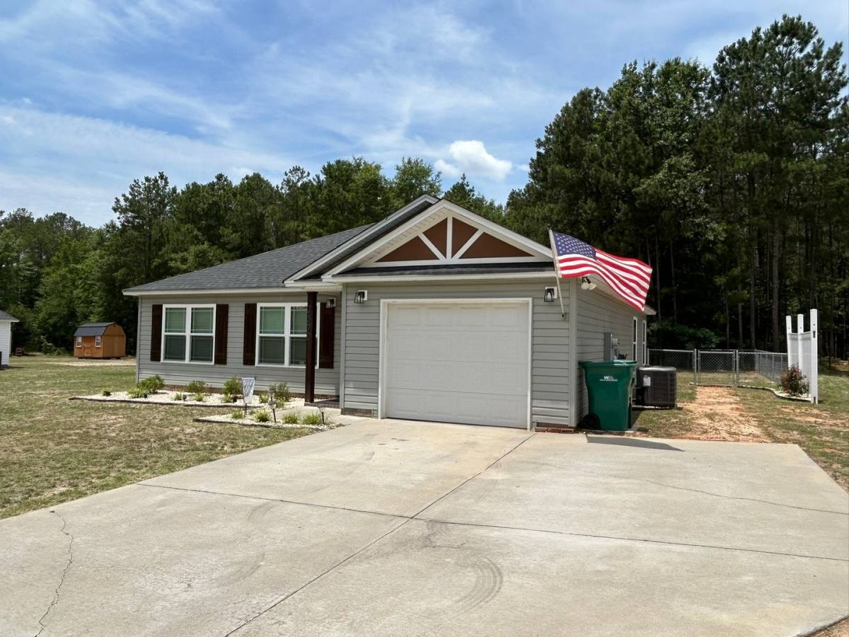 House for rent at 2570 Tindal Rd, Sumter, SC 29150