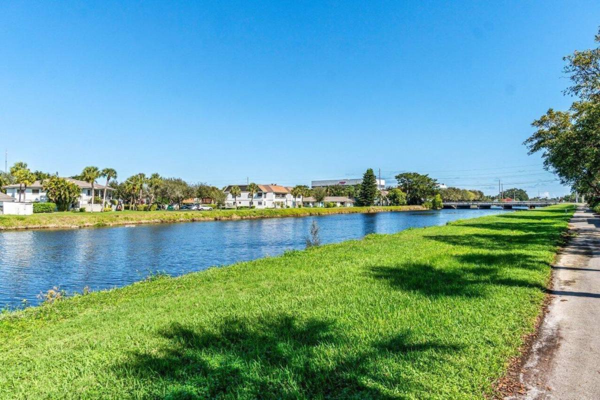 Townhouse for rent at 8343 NW 8th Terrace, Boca Raton, FL 33487