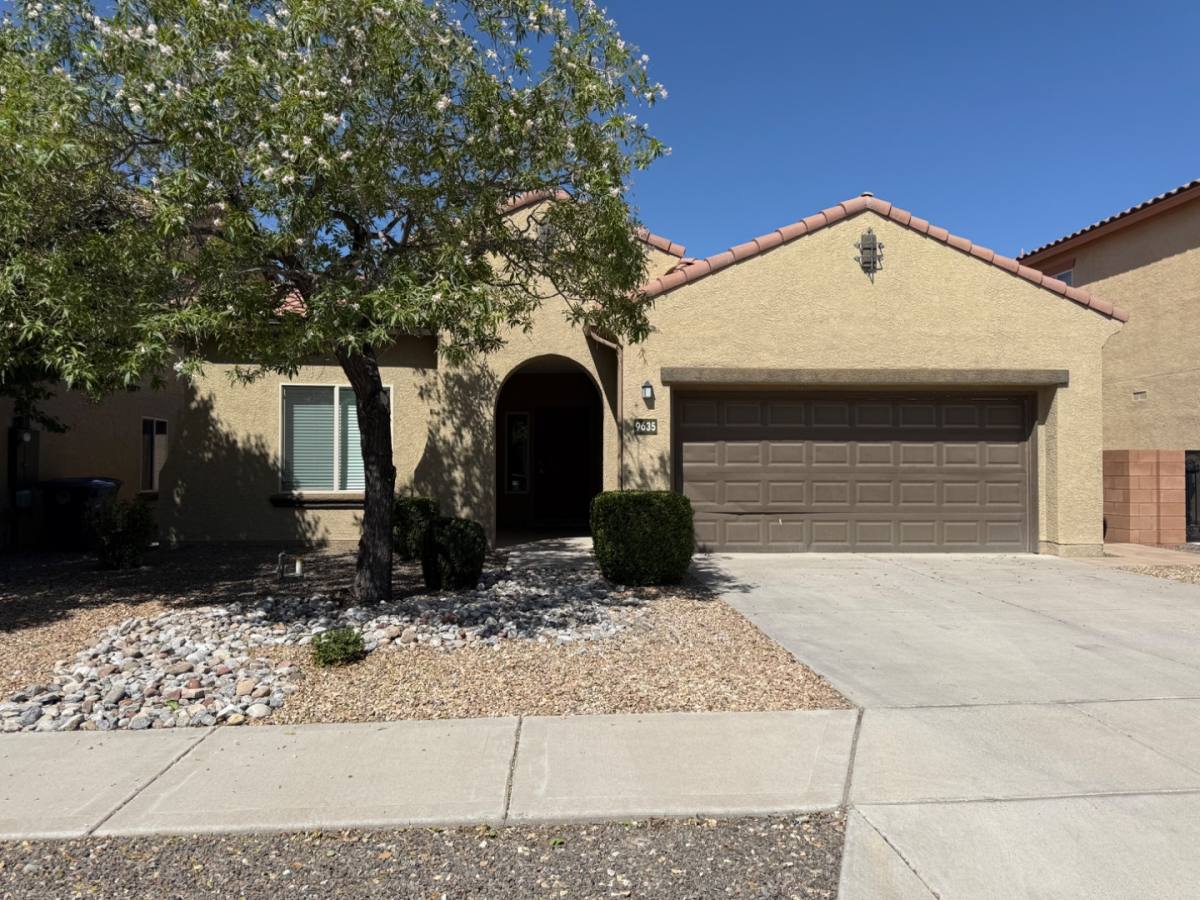 House for rent at 9635 Monolith Dr NW, Albuquerque, NM 87114