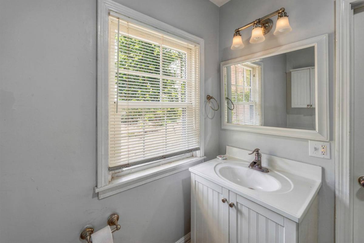 Apartment for rent at 132 Raleigh Ave, Pawtucket, RI 02860