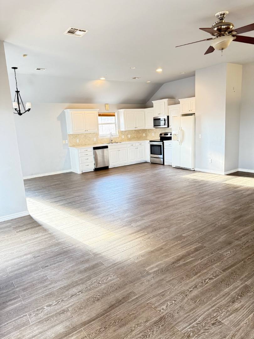 House for rent at 11000 SW 8th St, Yukon, OK 73099