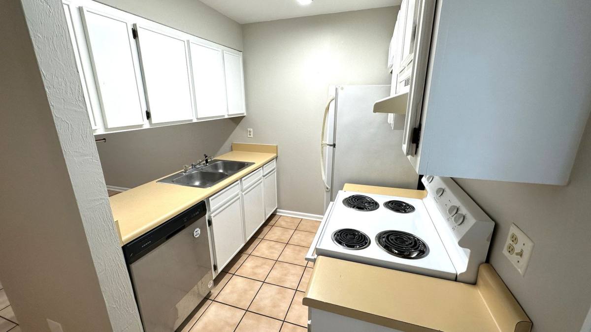 Townhouse for rent at 803 Timbers Court, Tallahassee, FL 32304